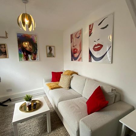 Host & Stay - Cotman Close Milton Keynes Dış mekan fotoğraf