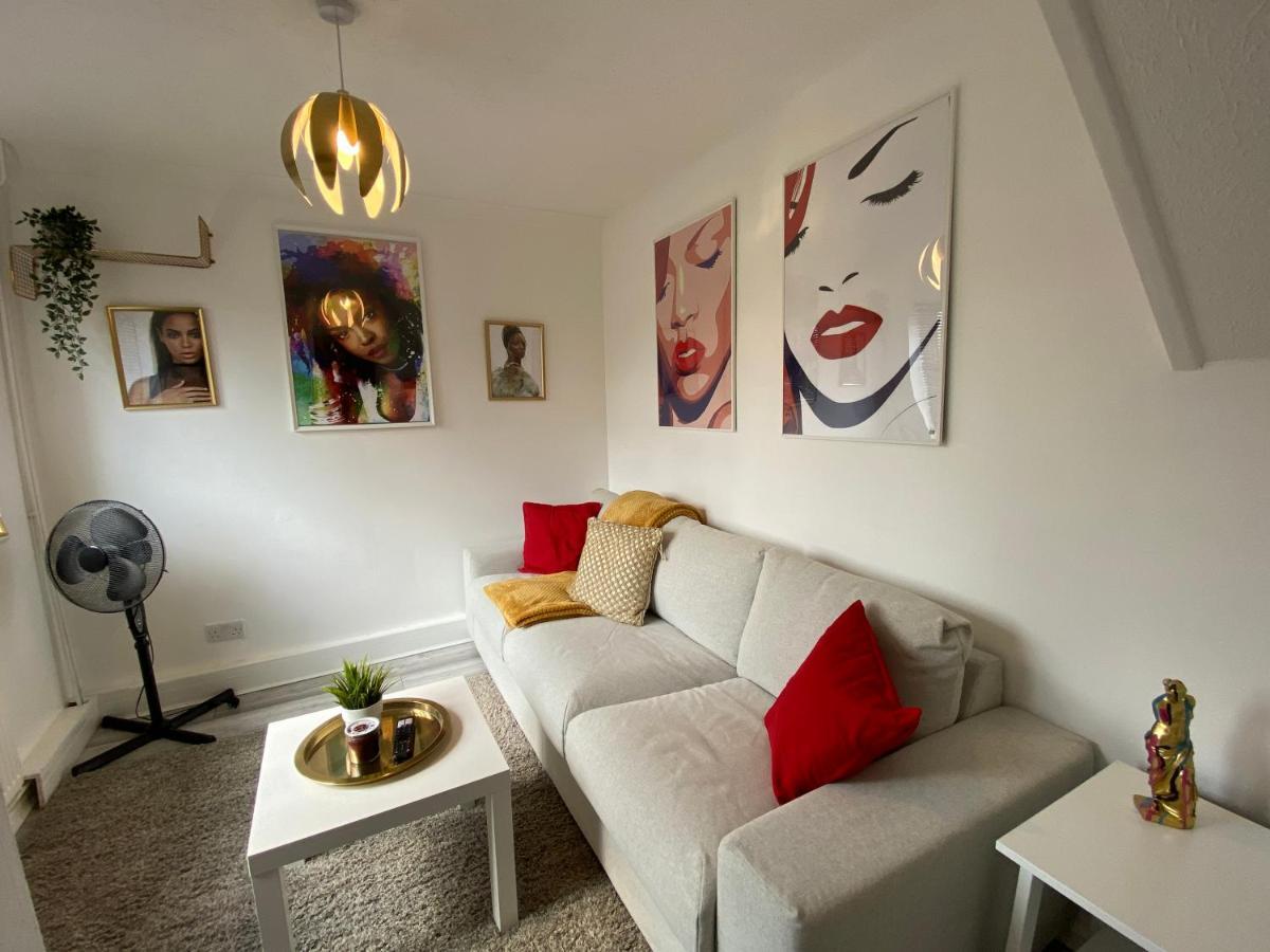 Host & Stay - Cotman Close Milton Keynes Dış mekan fotoğraf